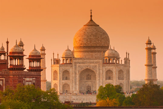 Taj Mahal Sunrise Tour Agra — Private Car from GoEpicIndia